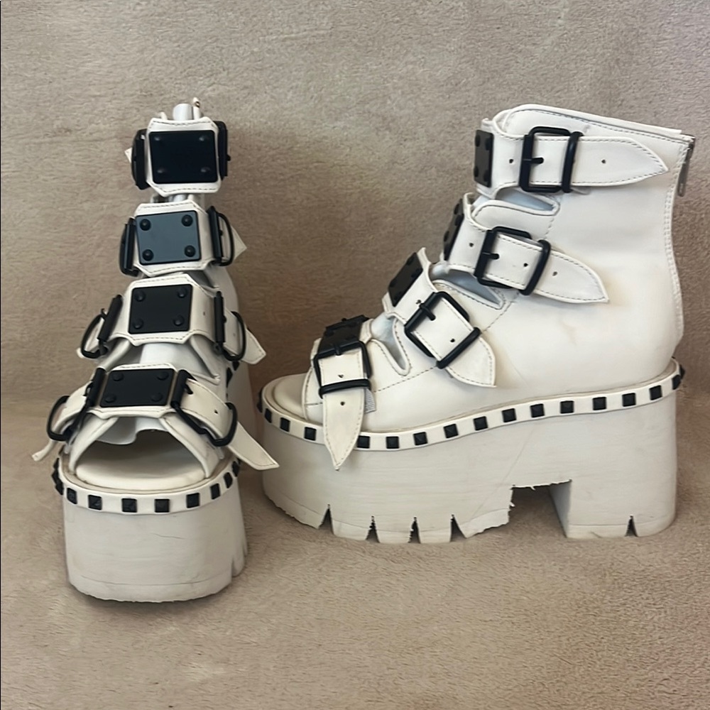 Demonia Ashes-70 Boots